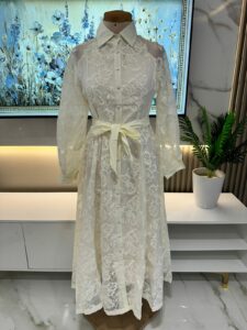 Robe Dentelle Élégance avec Ceinture – Image 19