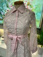 Robe Dentelle Élégance avec Ceinture – Image 3