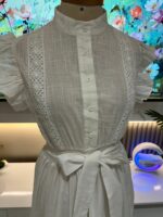 Robe Longue Blanche Dentelle Élégance