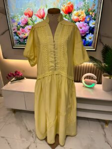 Robe Longue Jaune Pastel Élégance Dentelle – Image 12