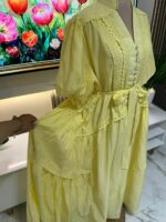 Robe Longue Jaune Pastel Élégance Dentelle – Image 8