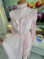 Robe Longue Plissée Élégance Perles & Volants avec Ceinture