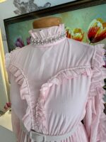 Robe Longue Plissée Élégance Perles & Volants avec Ceinture – Image 5