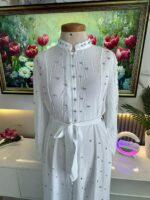 Robe Longue Blanche Perlée Élégance Chic – Image 5