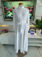 Robe Longue Blanche Perlée Élégance Chic – Image 4