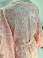 Robe Longue Rose Poudré Jacquard Élégance – Image 8