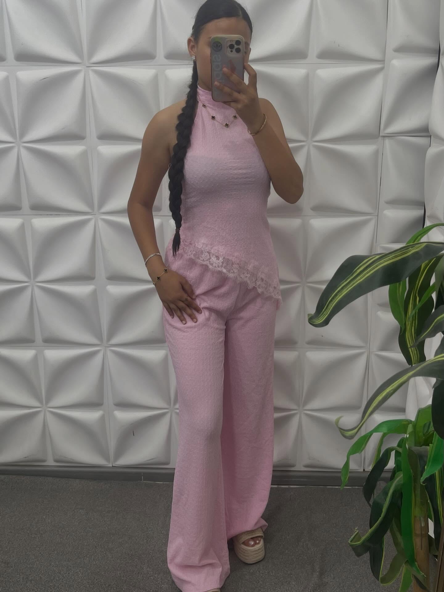 en rose Ensemble Top Licou et Pantalon Fluide – Image 1